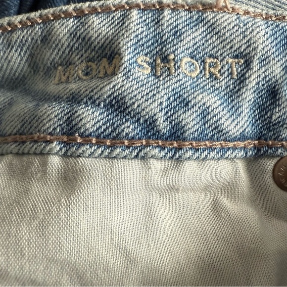 American Eagle Womens Mom Cut Off Jeans Shorts SZ 6 Distressed Denim Stretch - Picture 5 of 8